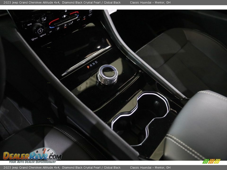 2023 Jeep Grand Cherokee Altitude 4x4 Diamond Black Crystal Pearl / Global Black Photo #15