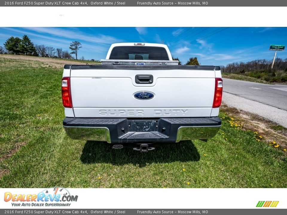 2016 Ford F250 Super Duty XLT Crew Cab 4x4 Oxford White / Steel Photo #4