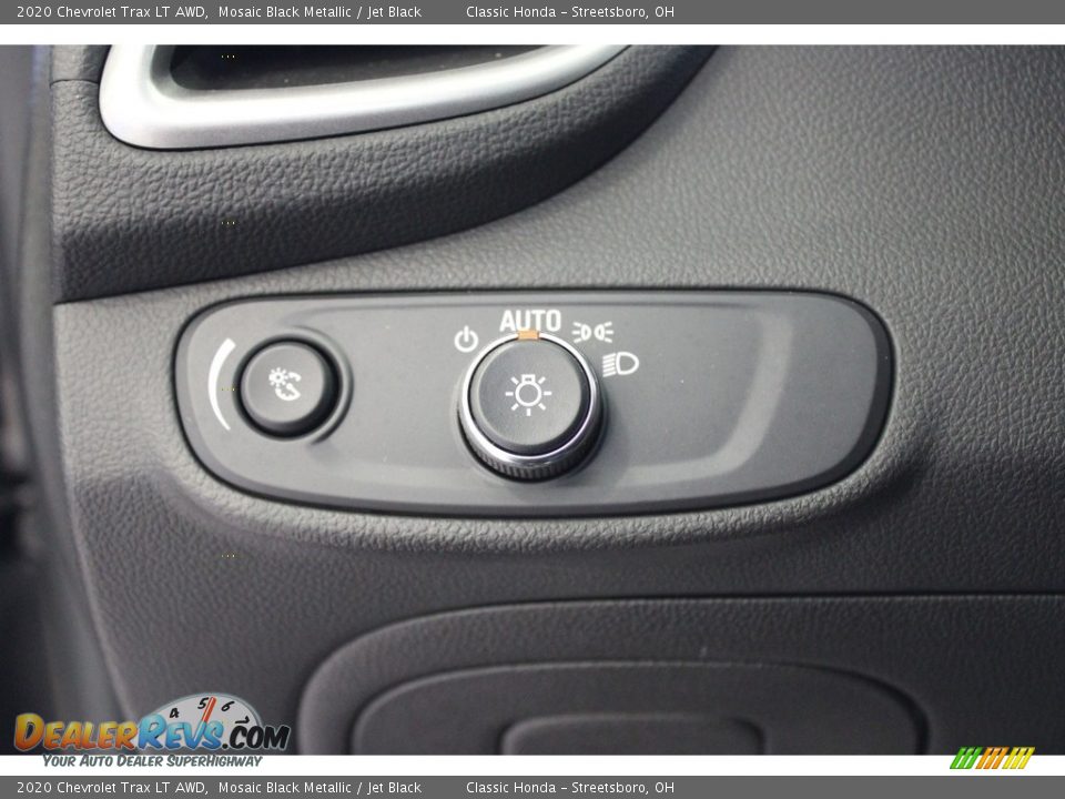2020 Chevrolet Trax LT AWD Mosaic Black Metallic / Jet Black Photo #18