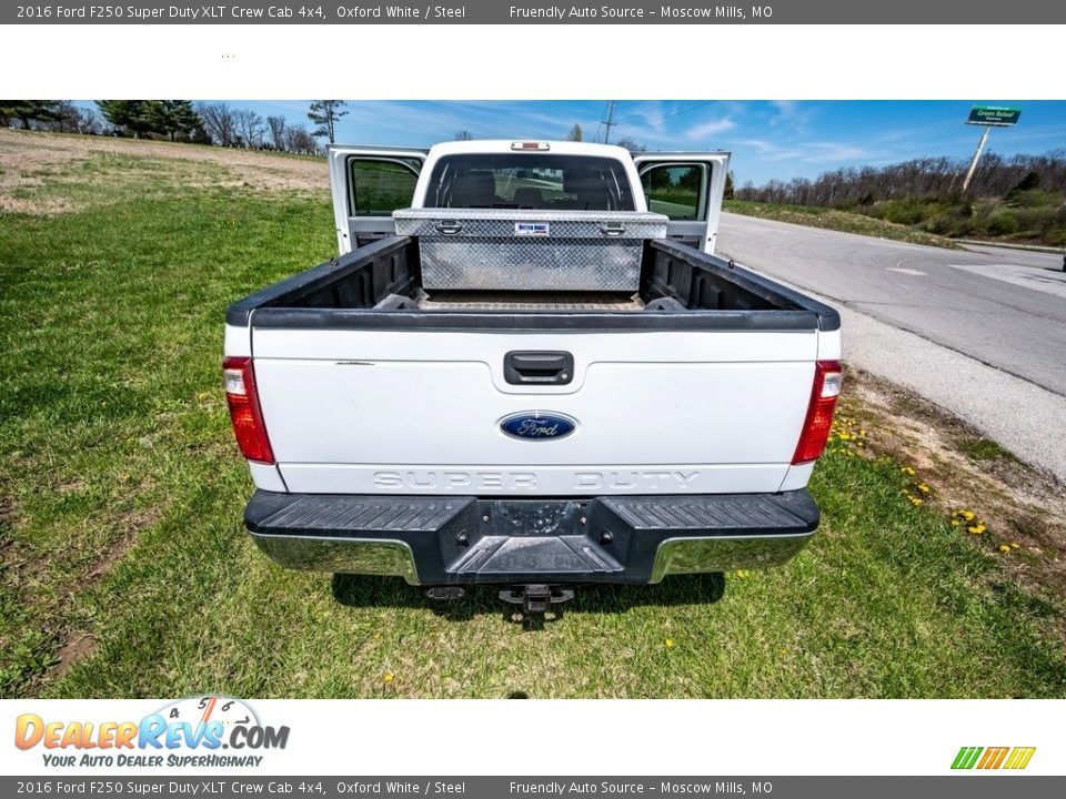 2016 Ford F250 Super Duty XLT Crew Cab 4x4 Oxford White / Steel Photo #9