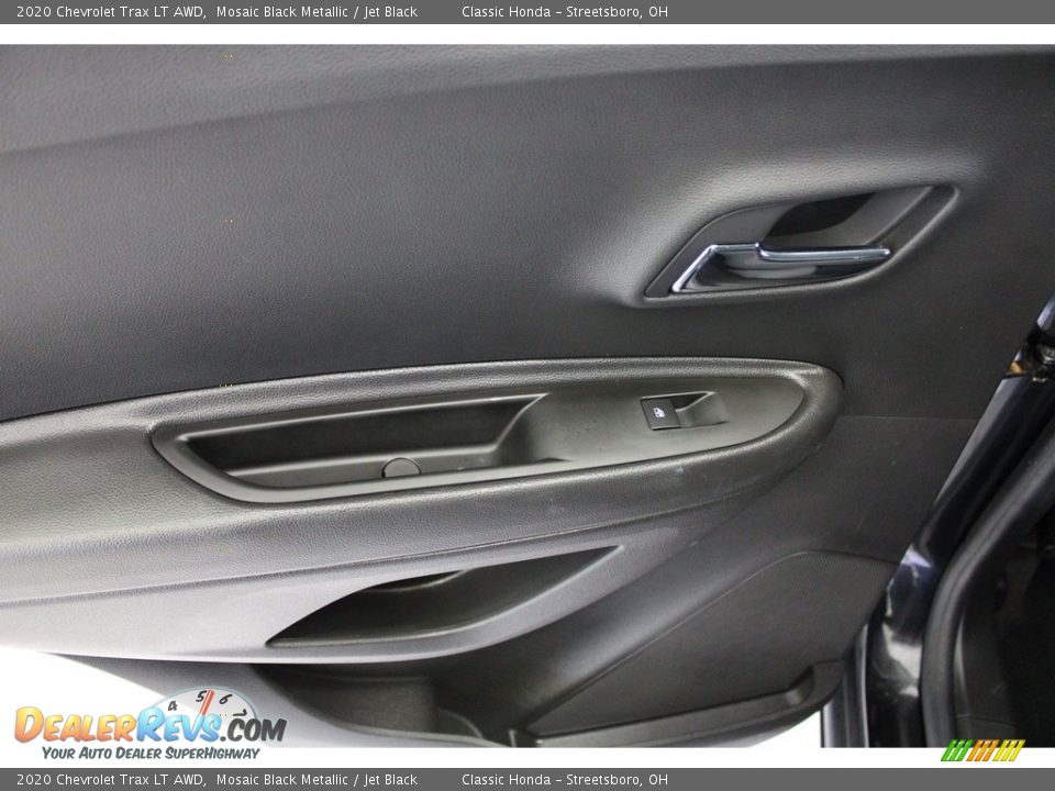 2020 Chevrolet Trax LT AWD Mosaic Black Metallic / Jet Black Photo #31