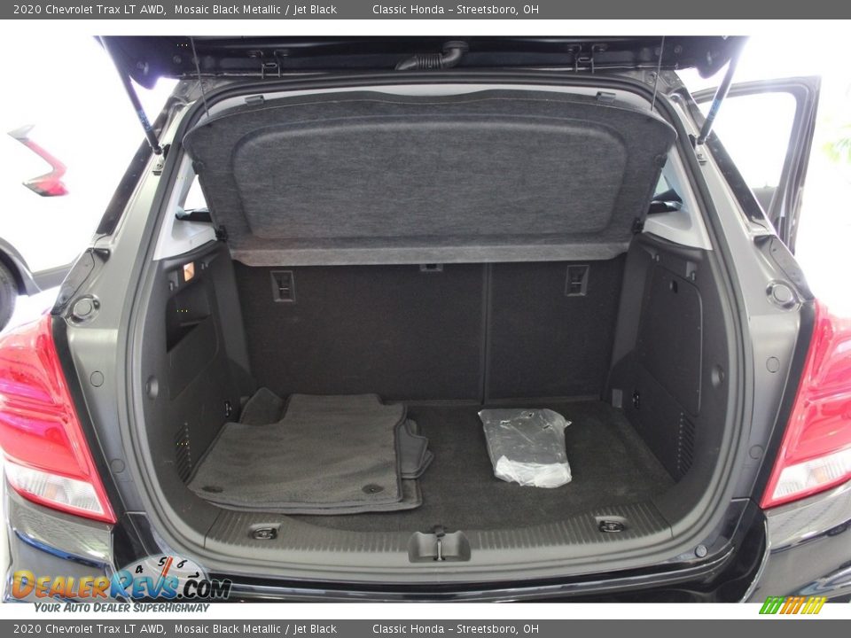 2020 Chevrolet Trax LT AWD Mosaic Black Metallic / Jet Black Photo #34
