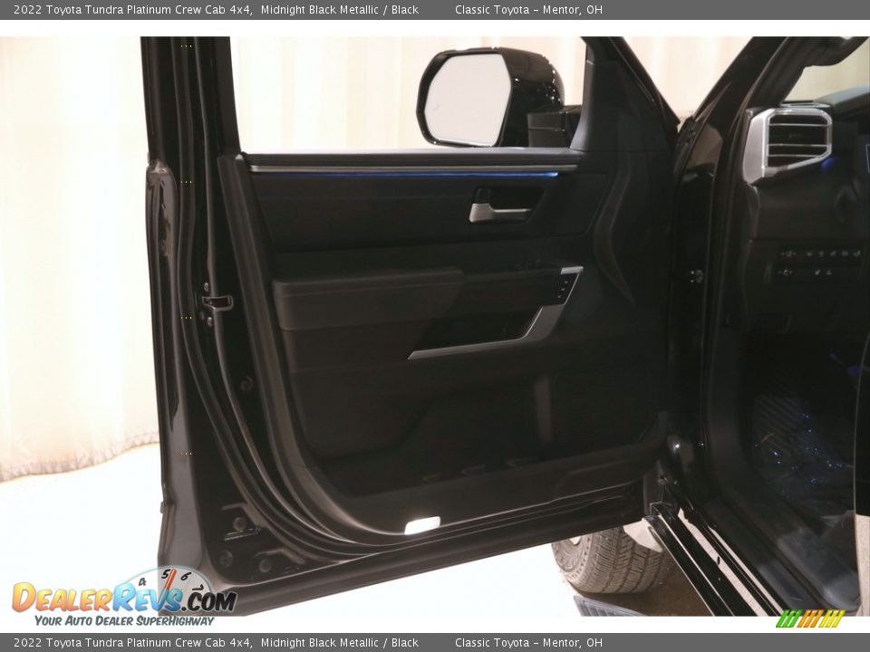 2022 Toyota Tundra Platinum Crew Cab 4x4 Midnight Black Metallic / Black Photo #5