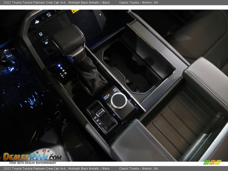 2022 Toyota Tundra Platinum Crew Cab 4x4 Midnight Black Metallic / Black Photo #17