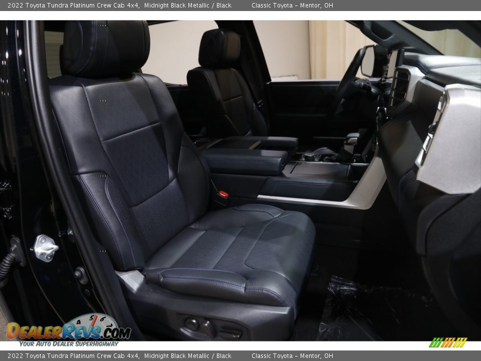 2022 Toyota Tundra Platinum Crew Cab 4x4 Midnight Black Metallic / Black Photo #19