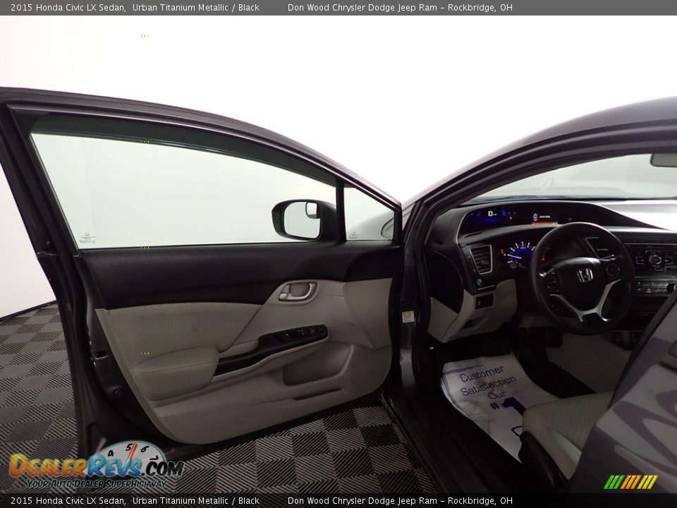 2015 Honda Civic LX Sedan Urban Titanium Metallic / Black Photo #10