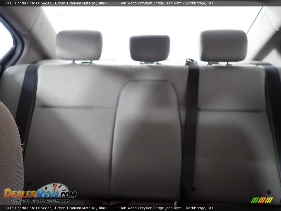 2015 Honda Civic LX Sedan Urban Titanium Metallic / Black Photo #22