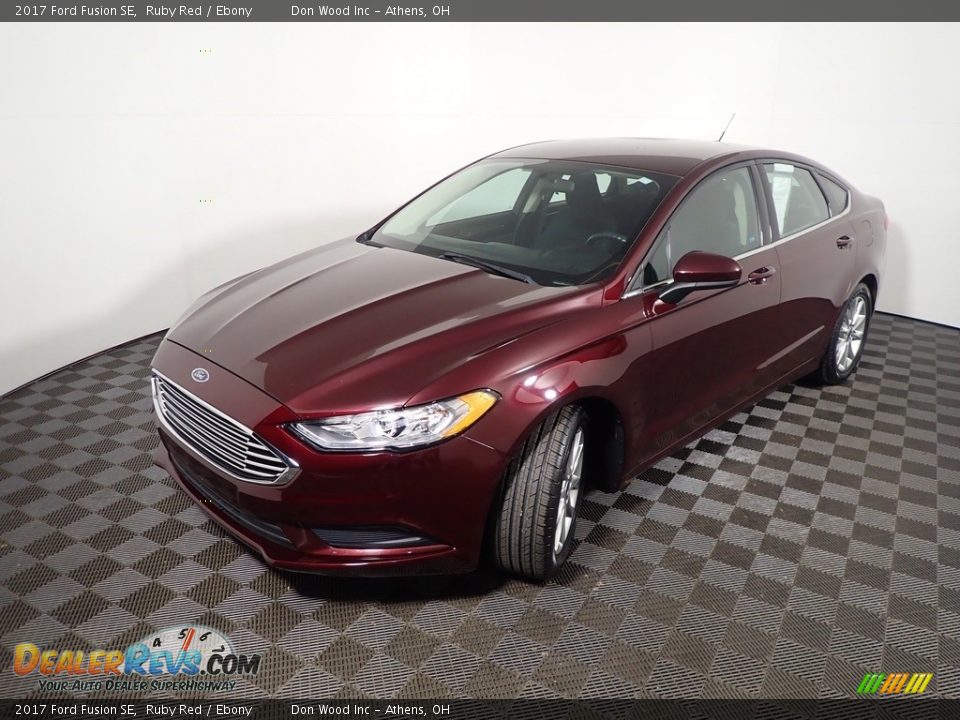 2017 Ford Fusion SE Ruby Red / Ebony Photo #8