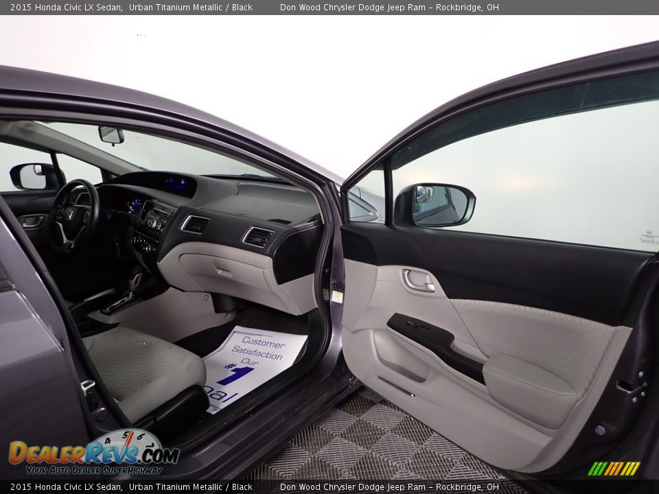 2015 Honda Civic LX Sedan Urban Titanium Metallic / Black Photo #26