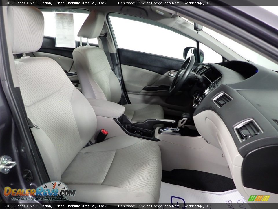 2015 Honda Civic LX Sedan Urban Titanium Metallic / Black Photo #27