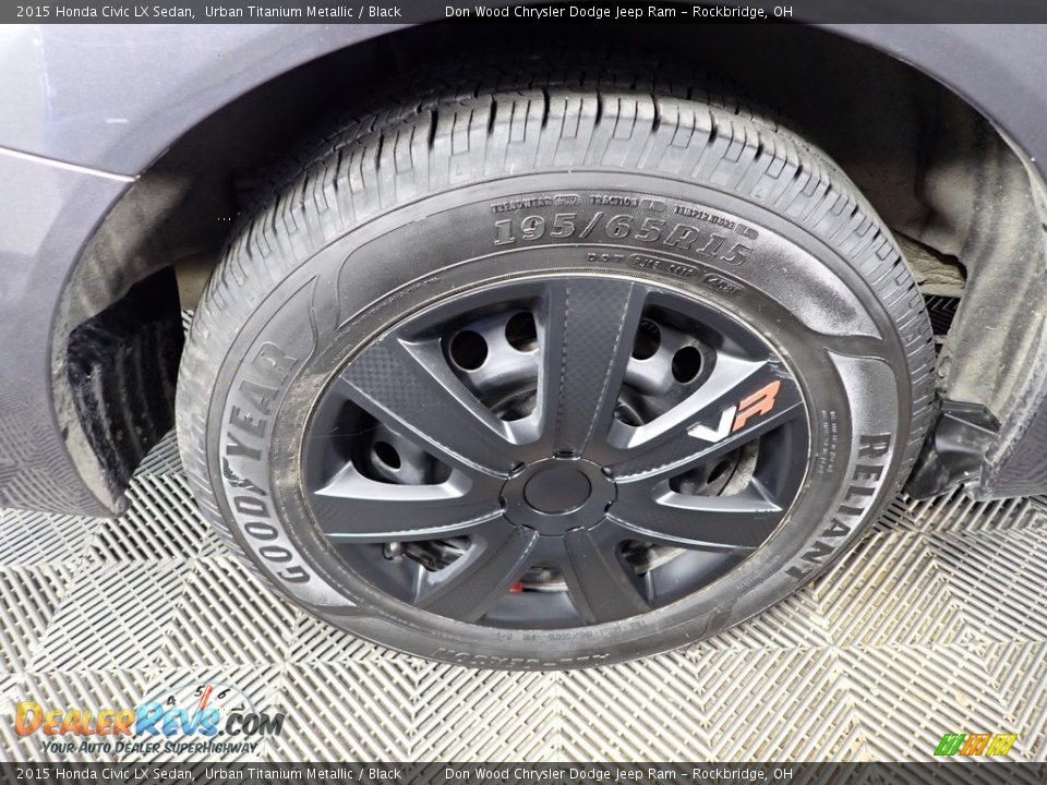 2015 Honda Civic LX Sedan Urban Titanium Metallic / Black Photo #30