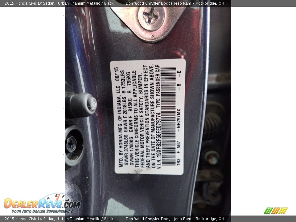 2015 Honda Civic LX Sedan Urban Titanium Metallic / Black Photo #31