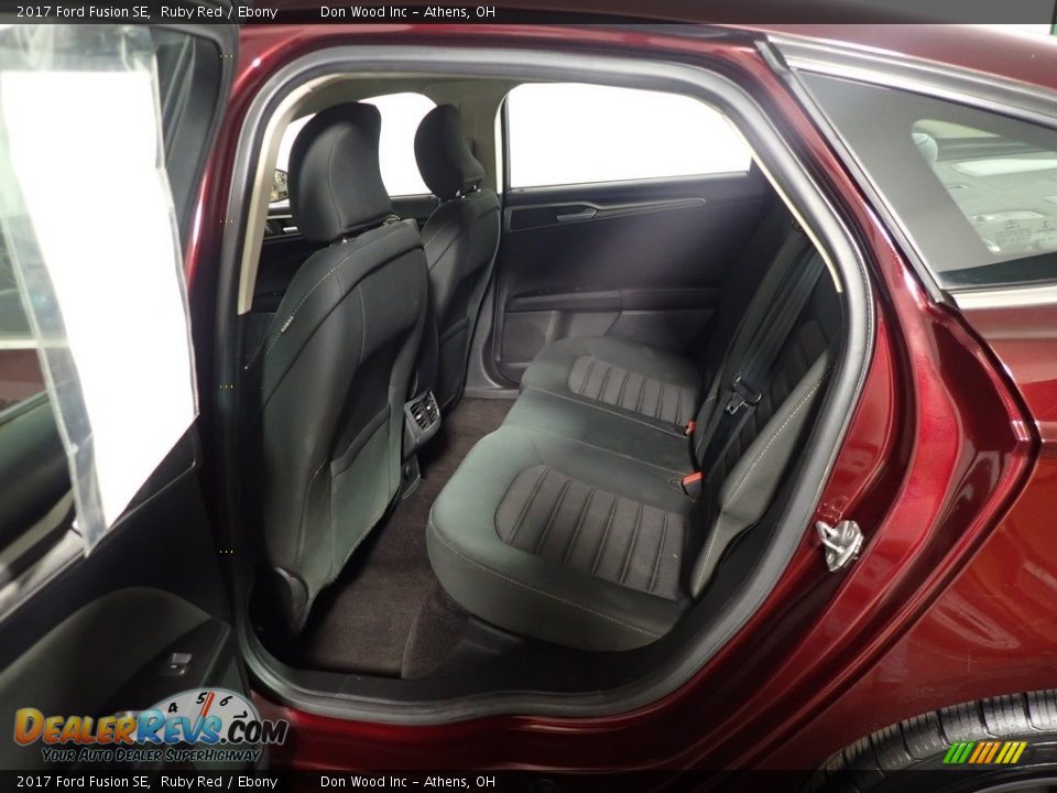 2017 Ford Fusion SE Ruby Red / Ebony Photo #30