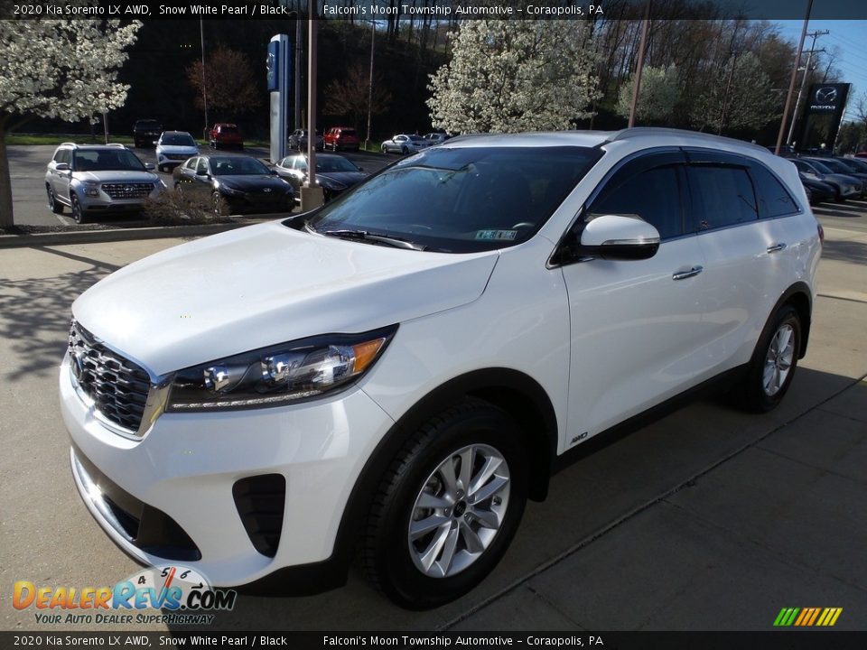 Front 3/4 View of 2020 Kia Sorento LX AWD Photo #7