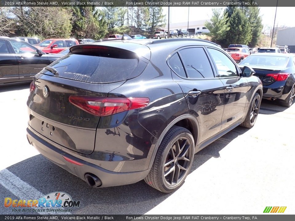 2019 Alfa Romeo Stelvio AWD Volcano Black Metallic / Black Photo #4