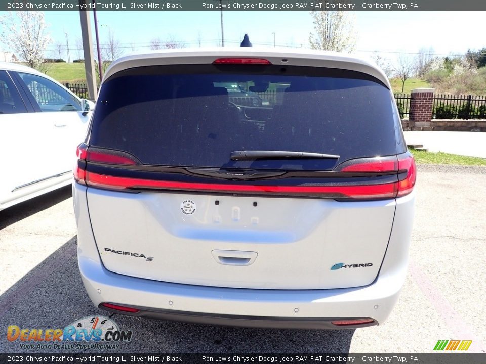 2023 Chrysler Pacifica Hybrid Touring L Silver Mist / Black Photo #6