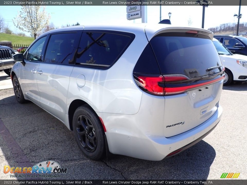 2023 Chrysler Pacifica Hybrid Touring L Silver Mist / Black Photo #7