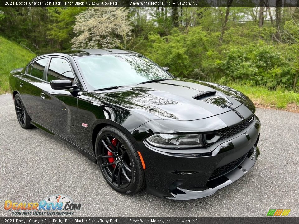 Front 3/4 View of 2021 Dodge Charger Scat Pack Photo #5