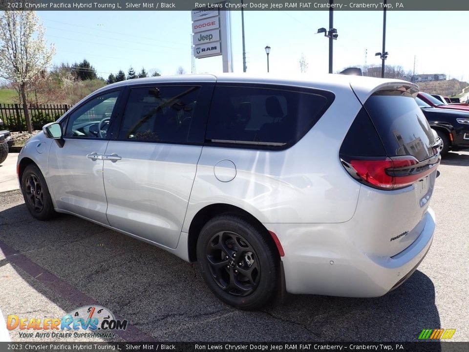 2023 Chrysler Pacifica Hybrid Touring L Silver Mist / Black Photo #8