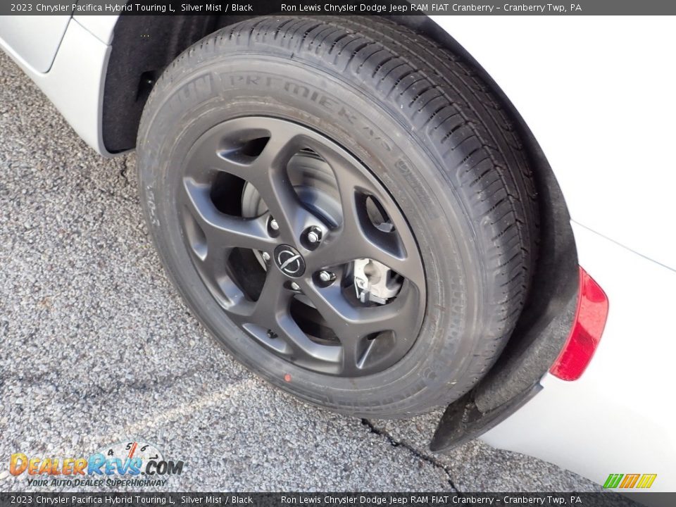 2023 Chrysler Pacifica Hybrid Touring L Wheel Photo #9