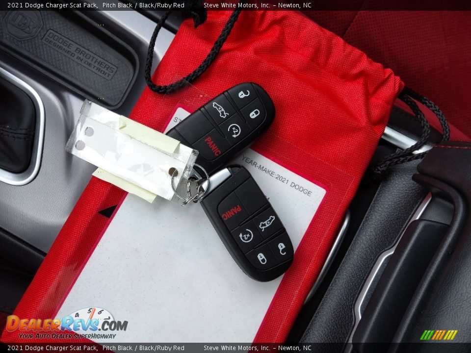 Keys of 2021 Dodge Charger Scat Pack Photo #30