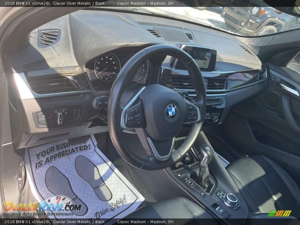 2018 BMW X1 xDrive28i Glacier Silver Metallic / Black Photo #4