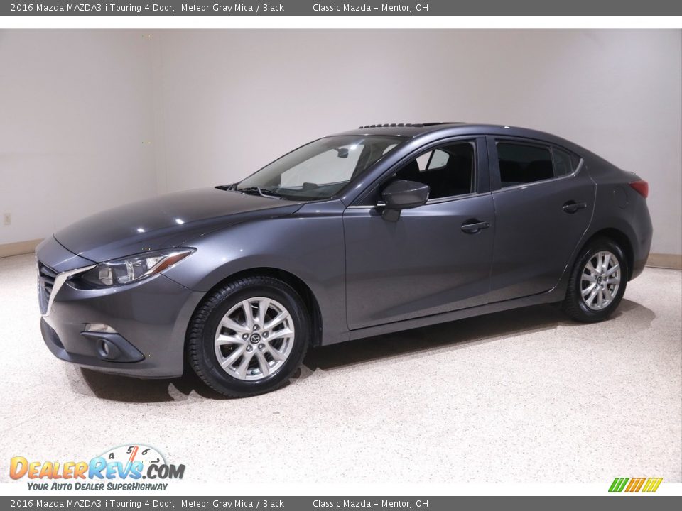 Front 3/4 View of 2016 Mazda MAZDA3 i Touring 4 Door Photo #3