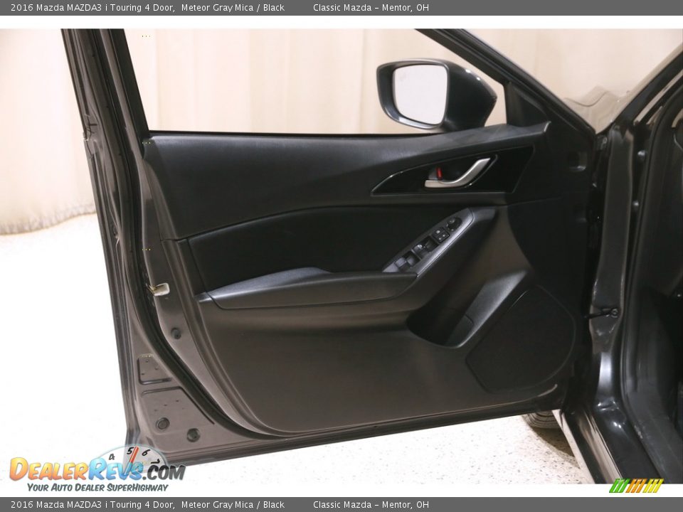 Door Panel of 2016 Mazda MAZDA3 i Touring 4 Door Photo #4