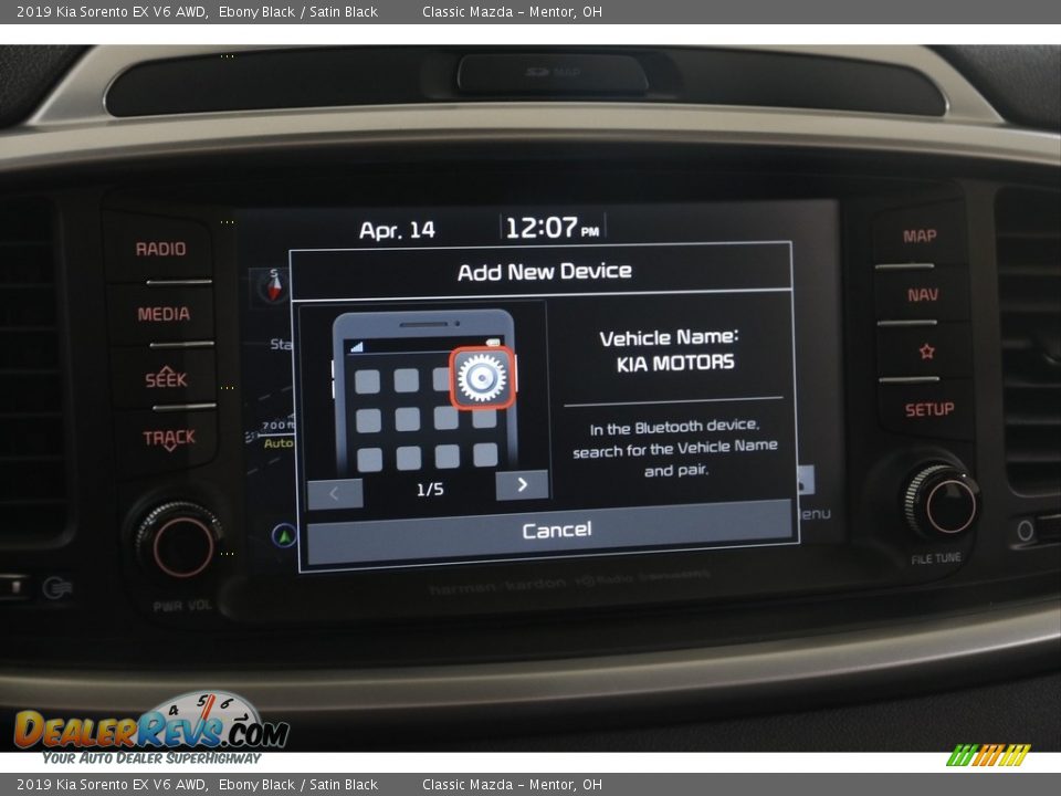Controls of 2019 Kia Sorento EX V6 AWD Photo #11
