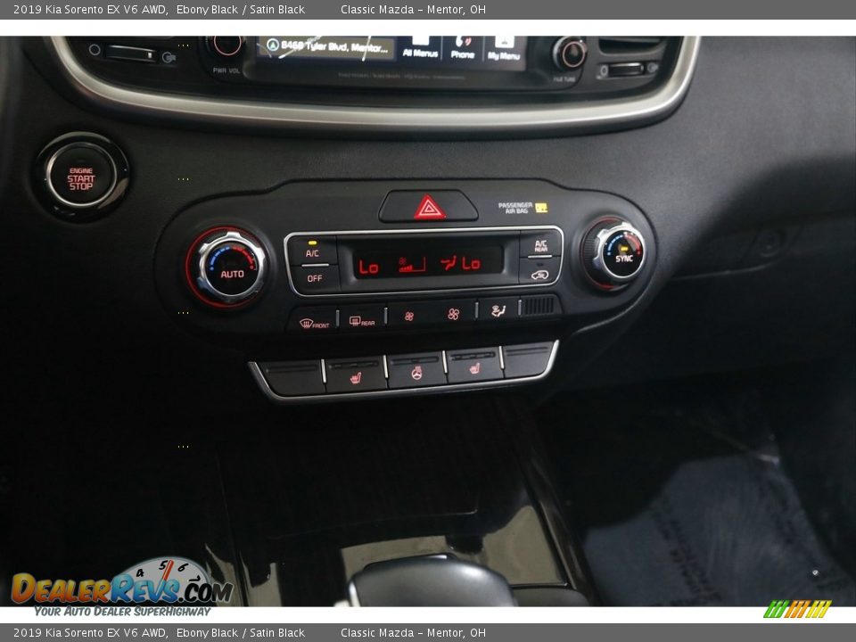 Controls of 2019 Kia Sorento EX V6 AWD Photo #13