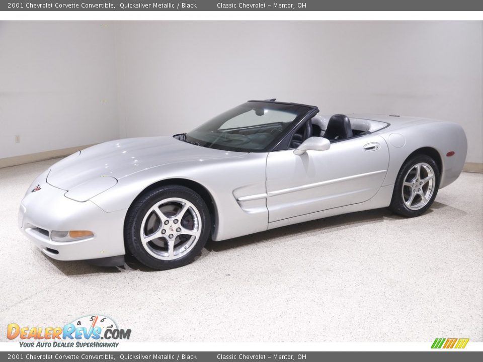 Front 3/4 View of 2001 Chevrolet Corvette Convertible Photo #5
