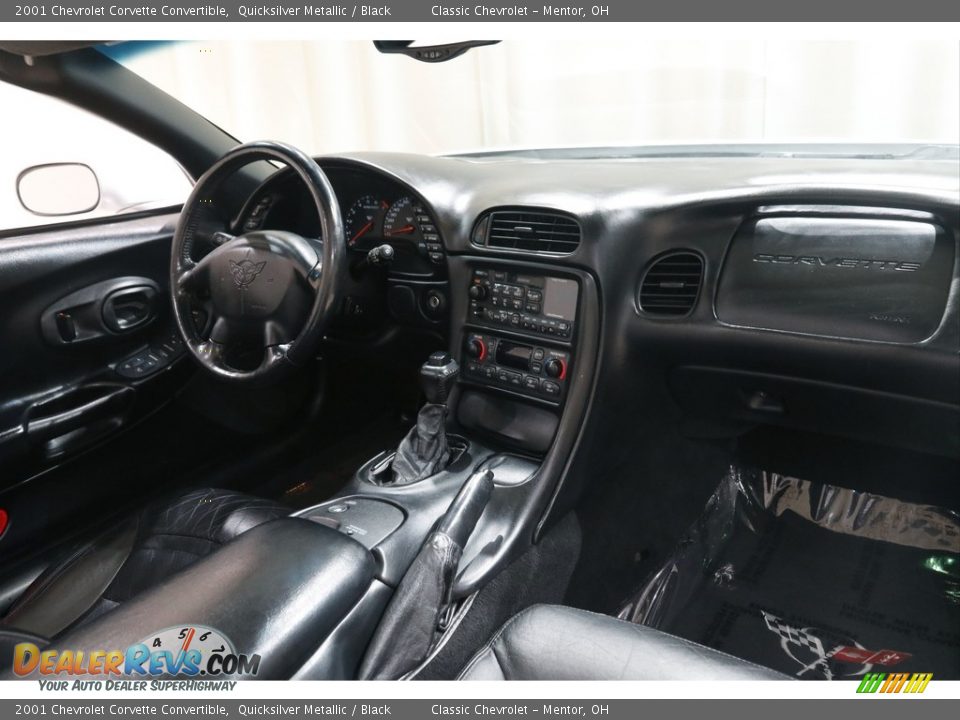 Dashboard of 2001 Chevrolet Corvette Convertible Photo #16