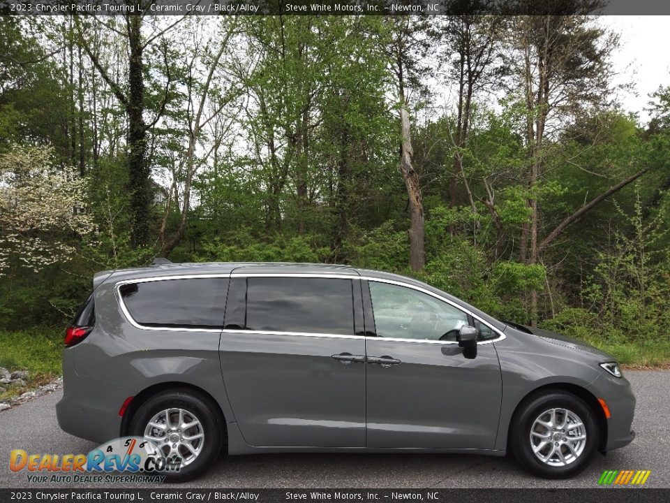 2023 Chrysler Pacifica Touring L Ceramic Gray / Black/Alloy Photo #5