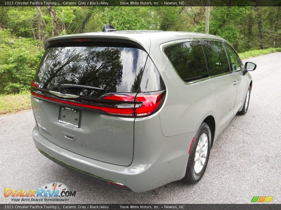 2023 Chrysler Pacifica Touring L Ceramic Gray / Black/Alloy Photo #6