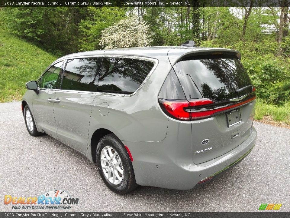 2023 Chrysler Pacifica Touring L Ceramic Gray / Black/Alloy Photo #8