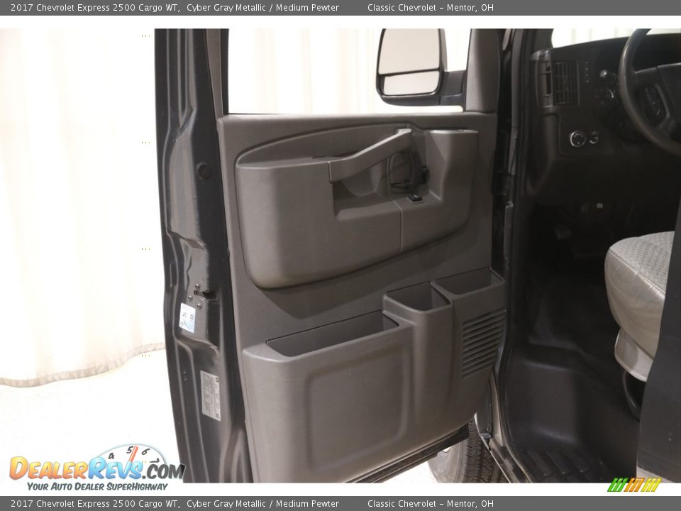 2017 Chevrolet Express 2500 Cargo WT Cyber Gray Metallic / Medium Pewter Photo #4