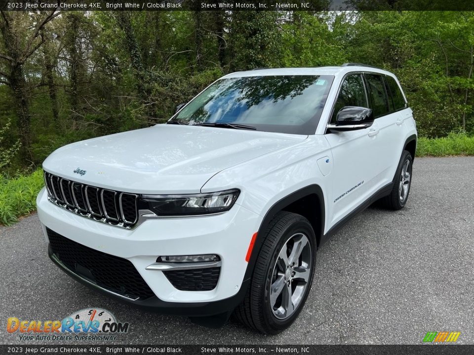 2023 Jeep Grand Cherokee 4XE Bright White / Global Black Photo #2