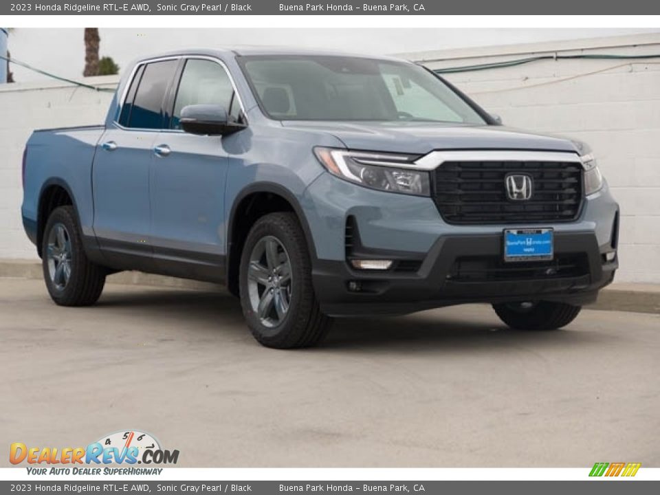 Front 3/4 View of 2023 Honda Ridgeline RTL-E AWD Photo #1