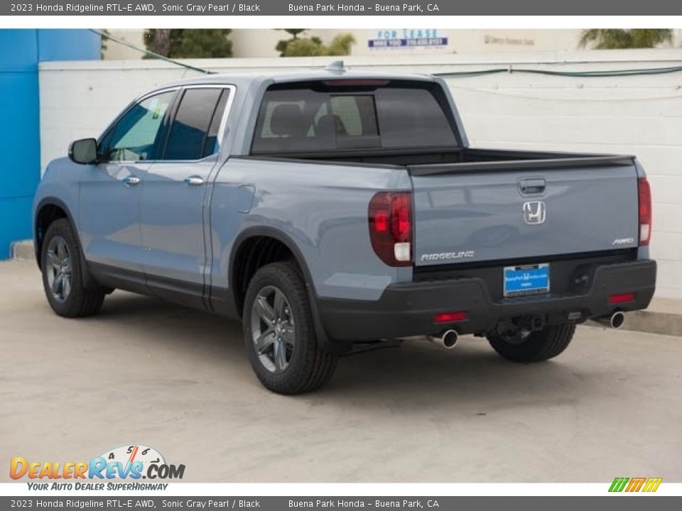 2023 Honda Ridgeline RTL-E AWD Sonic Gray Pearl / Black Photo #2