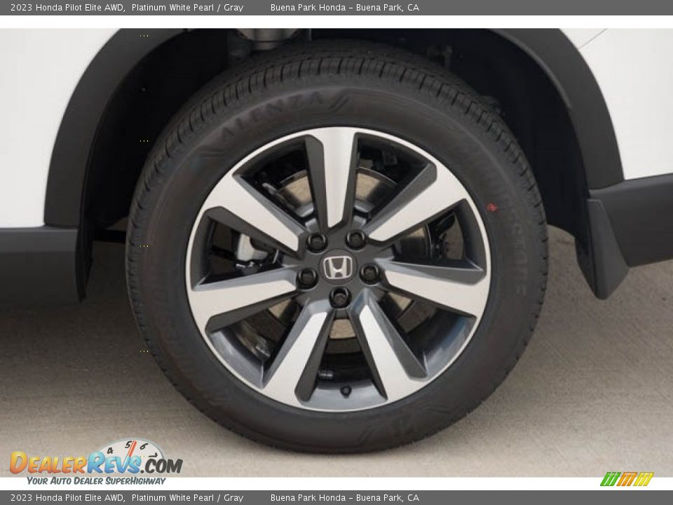 2023 Honda Pilot Elite AWD Platinum White Pearl / Gray Photo #12