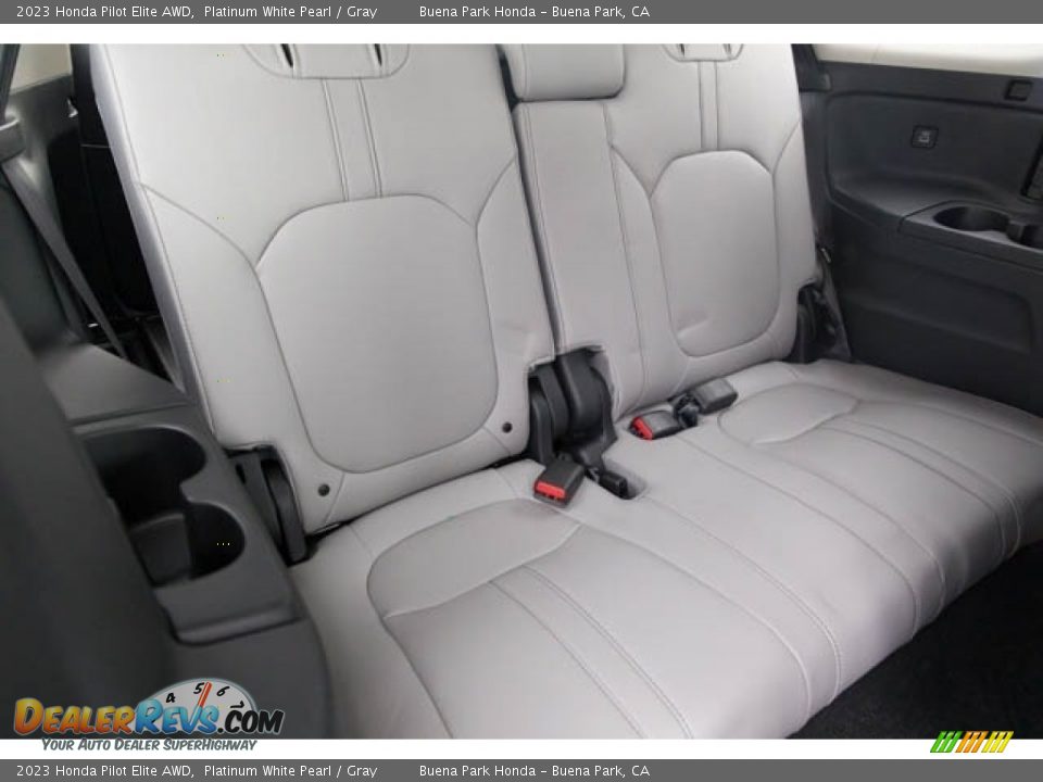 2023 Honda Pilot Elite AWD Platinum White Pearl / Gray Photo #27