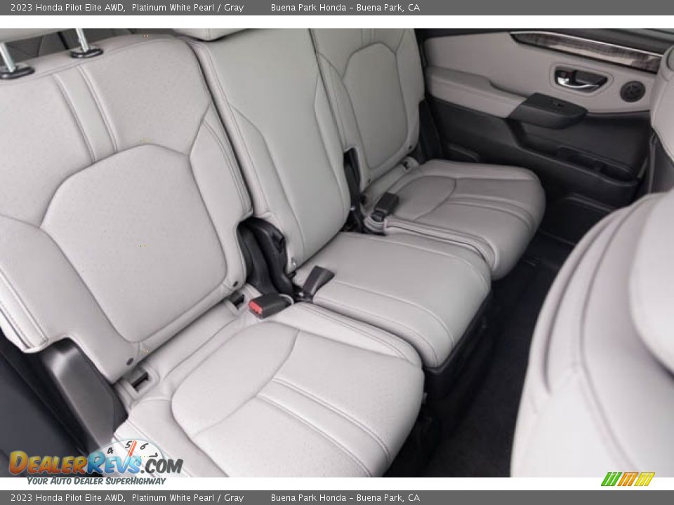 2023 Honda Pilot Elite AWD Platinum White Pearl / Gray Photo #29