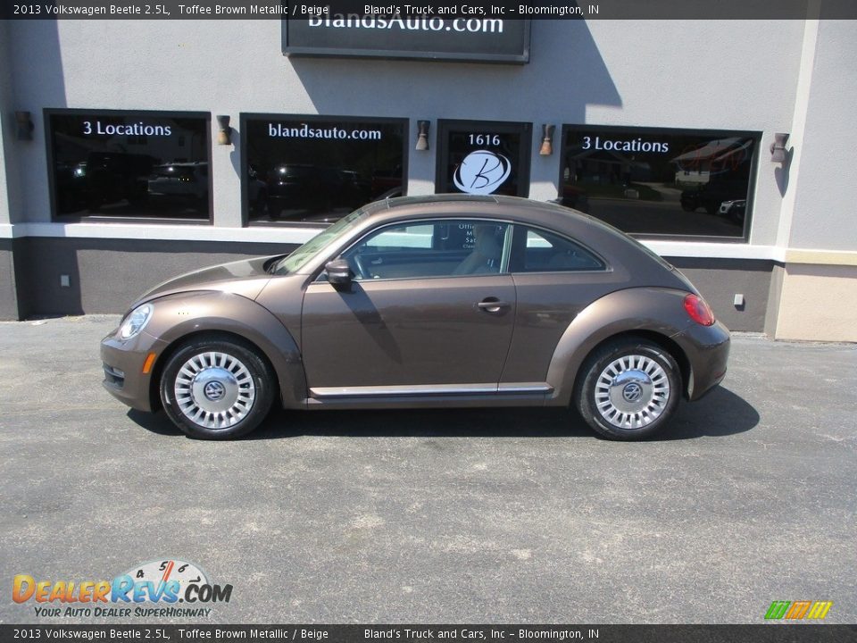 2013 Volkswagen Beetle 2.5L Toffee Brown Metallic / Beige Photo #1