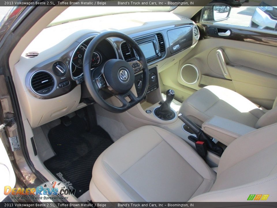 Beige Interior - 2013 Volkswagen Beetle 2.5L Photo #6