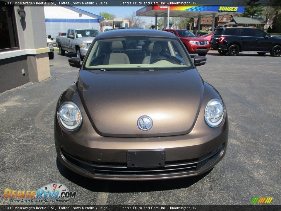 2013 Volkswagen Beetle 2.5L Toffee Brown Metallic / Beige Photo #20