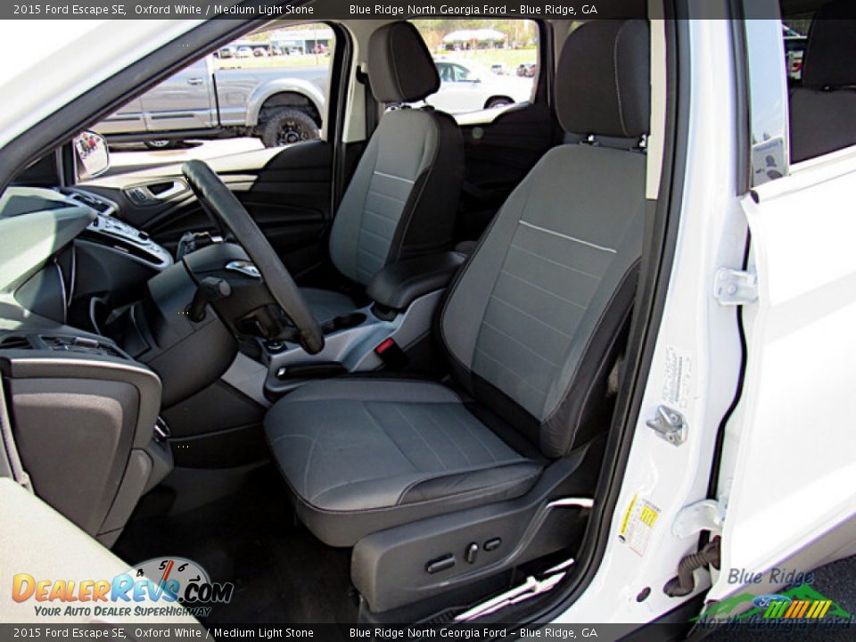 2015 Ford Escape SE Oxford White / Medium Light Stone Photo #11