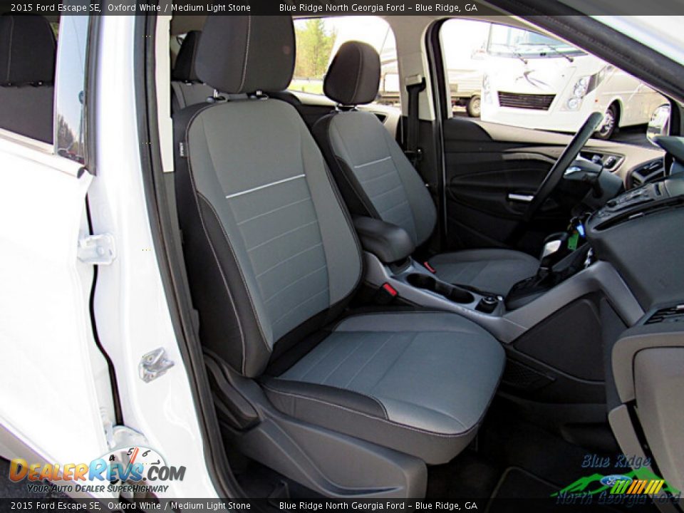 2015 Ford Escape SE Oxford White / Medium Light Stone Photo #12