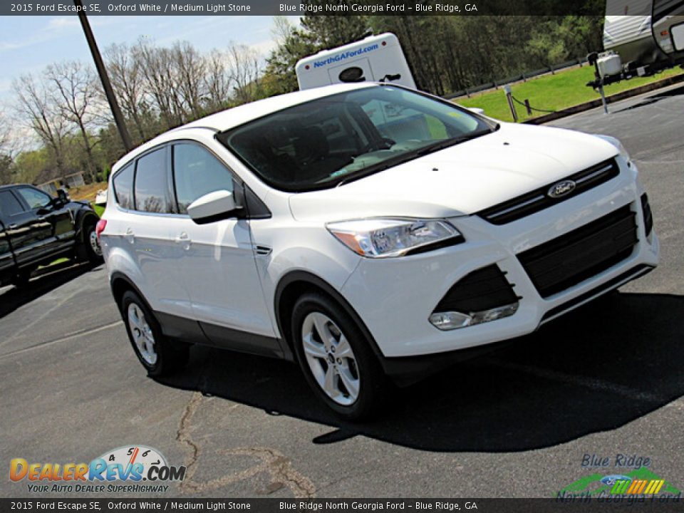 2015 Ford Escape SE Oxford White / Medium Light Stone Photo #26