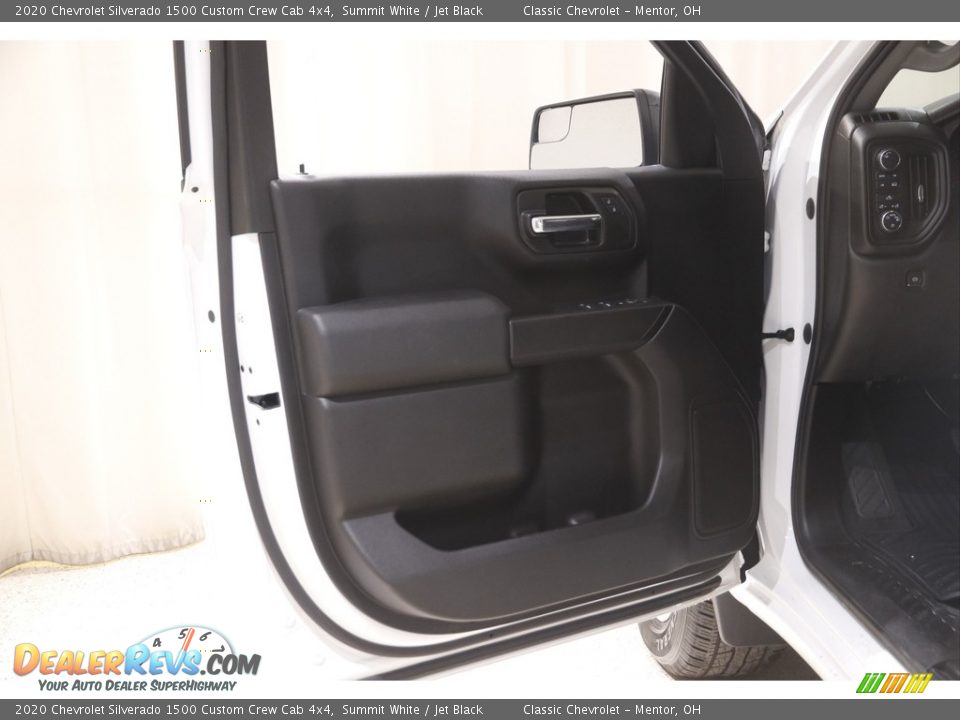 2020 Chevrolet Silverado 1500 Custom Crew Cab 4x4 Summit White / Jet Black Photo #4