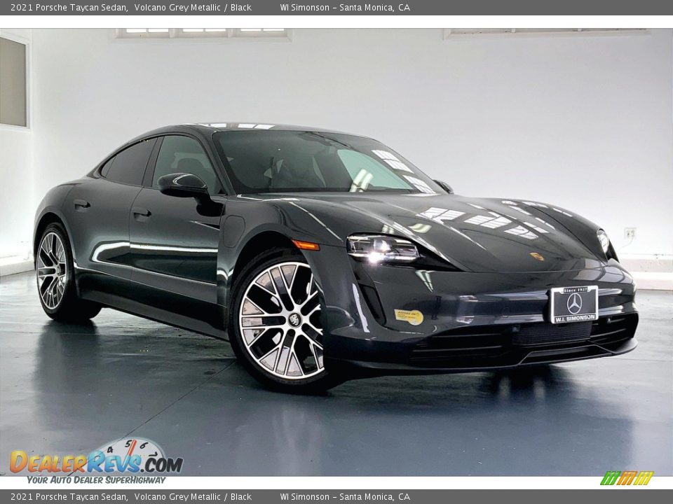 Front 3/4 View of 2021 Porsche Taycan Sedan Photo #32